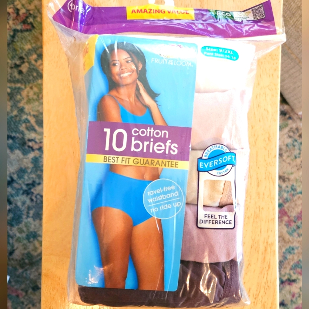 NWT'S - FRUIT OF THE LOOM - Soft & Breathable Briefs - 10 Pack - Size 9/2XL